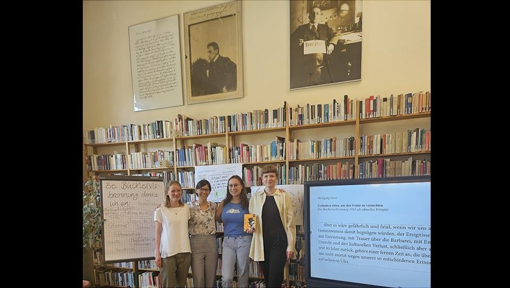 20240617-151034-733x414 Bild Workshop "HH liest verbrannte Bücher"
